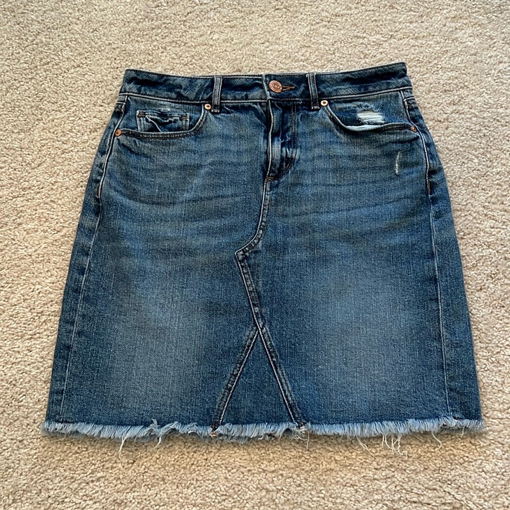 LOFT Denim Skirt. Size 0.